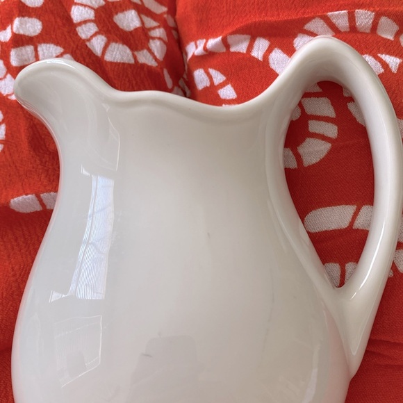 Vintage White creamer/jug. Made by Jackson China, Falls Creek,PA. In great shape - Picture 4 of 10